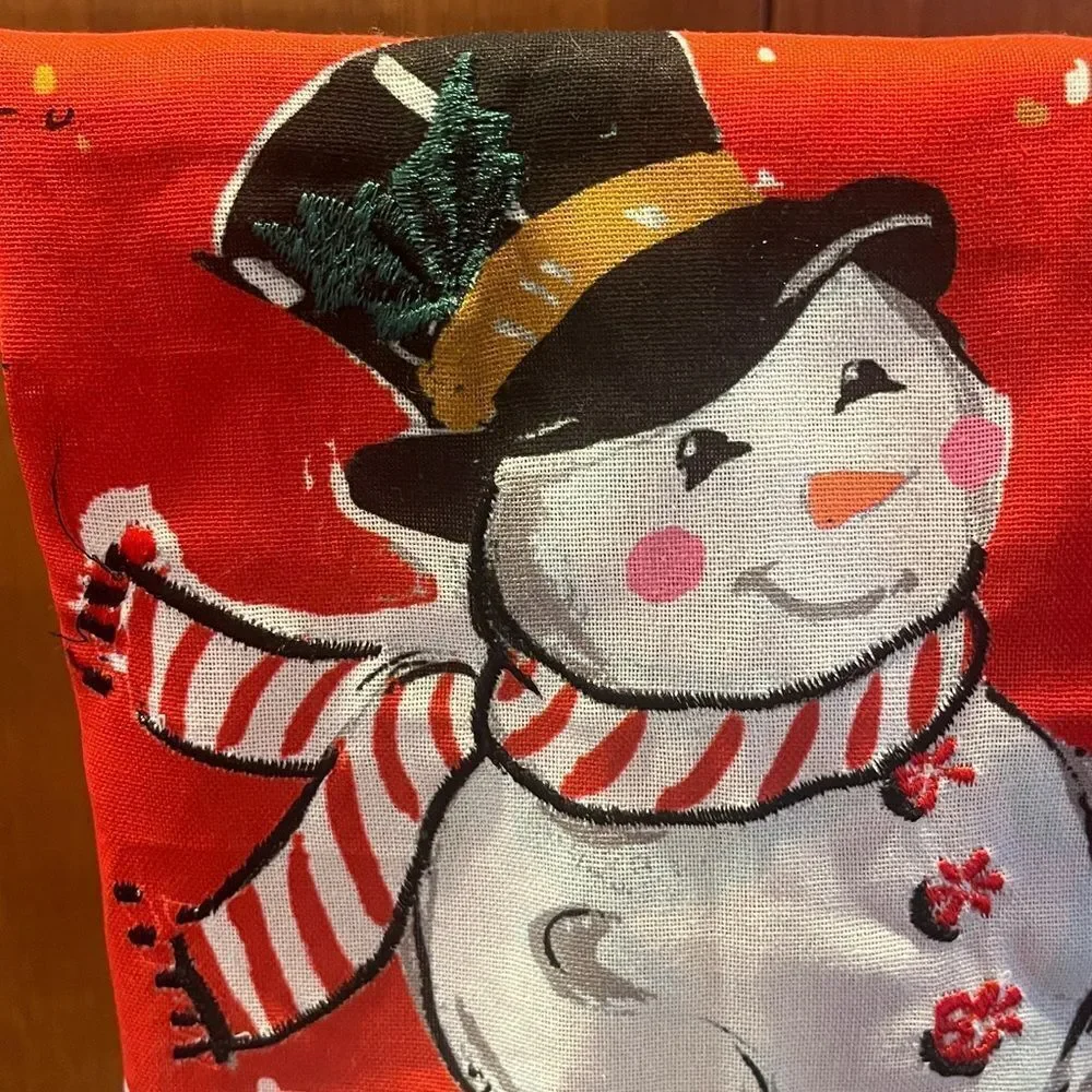 Sur La Table Red & White Kitchen Towels Embroidered Snowman & Snowflakes NWOT